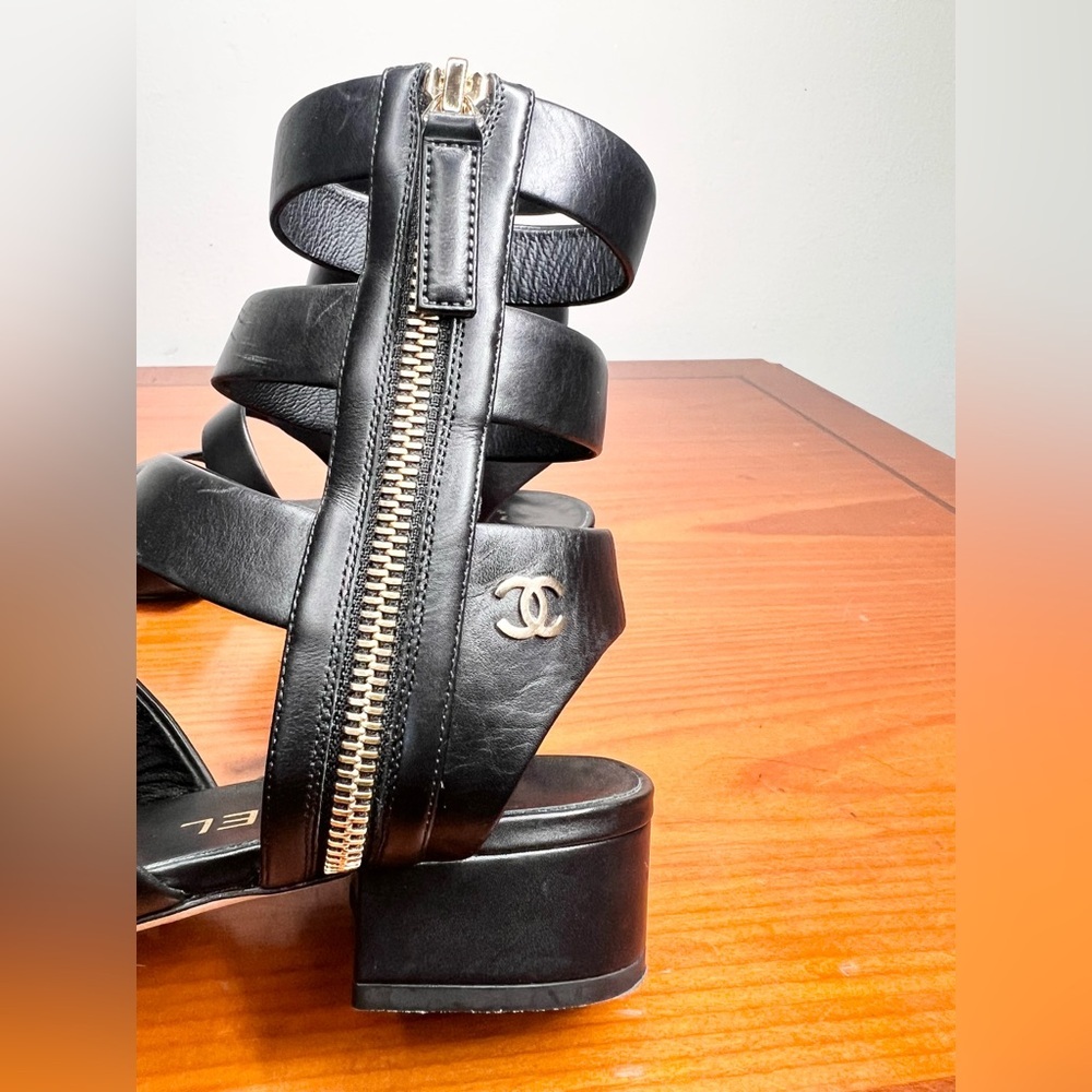 Chanel 2018 Black Leather Gladiator Multi Strap Block Heel Sandals Size 38 - Picture 5 of 9